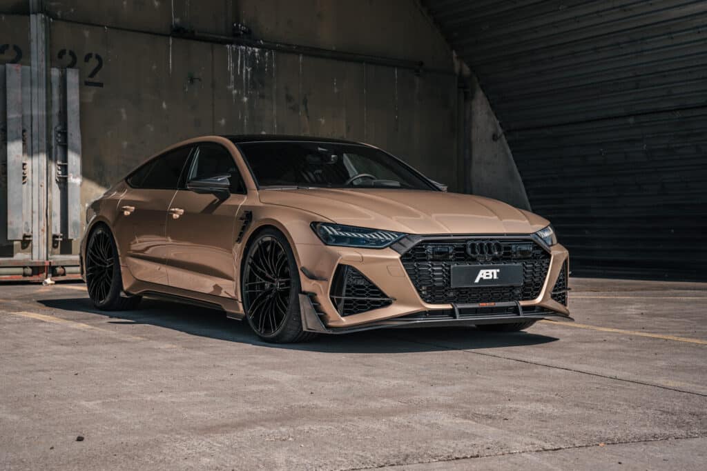 rs7-r_sandbeige-5